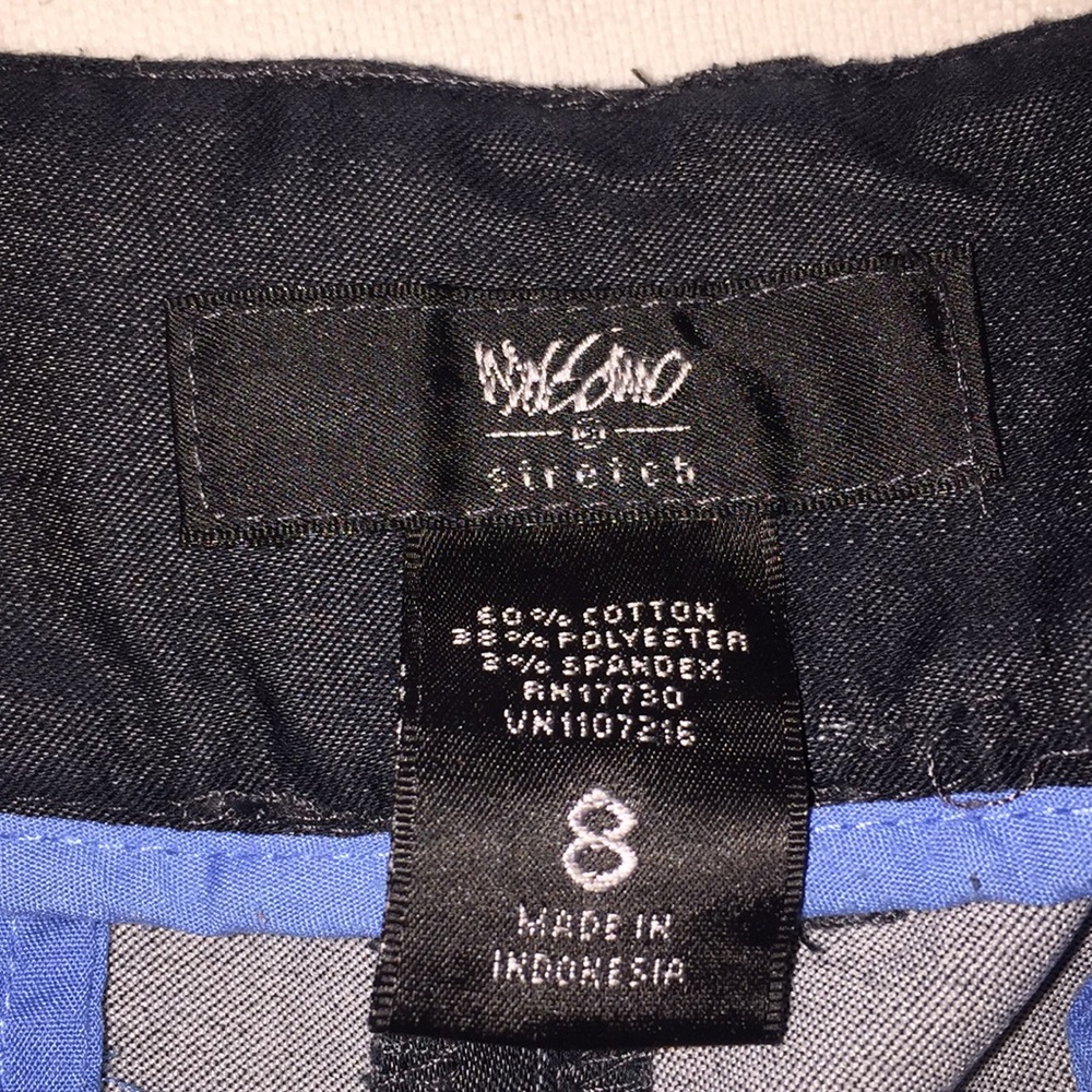 Shorts - Picture 4 of 5